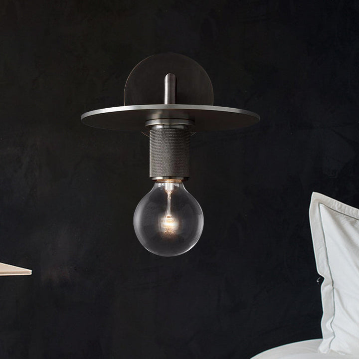 Skørter | 1-Bulb Wall Lamp Simple Exposed Bulb Metal Wall Light Ideas in Black/Brass/Chrome with Flat Shade
