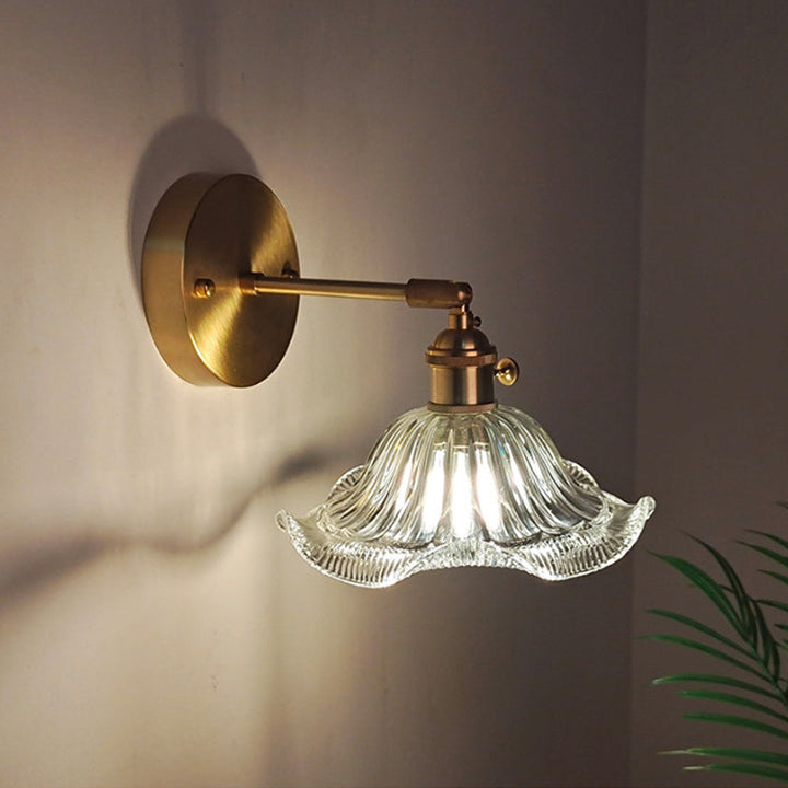 Skørter | Iron Brass Finish Wall Reading Light Swing Arm 1-Light Industrial Wall Mounted Lamp with Flower/Bowl Clear Glass Shade