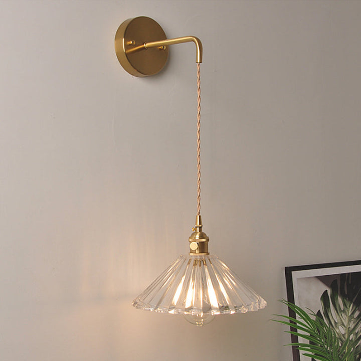 Skørter | Bowl/Cylinder Night Wall Lighting Antique Clear Prism/Wavy Glass 1 Lamp Brass Wall Light with Rotary Switch