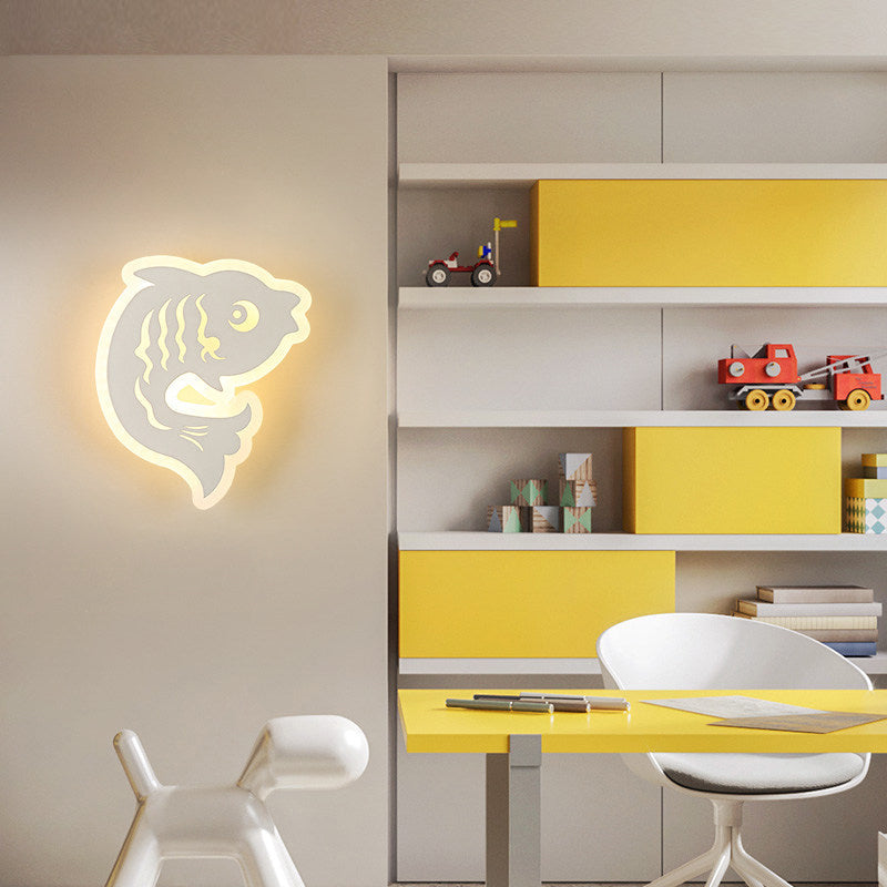 Skørter | Acrylic Animal Wall Light Modern Style LED Wall Lamp in White Finish for Hallway