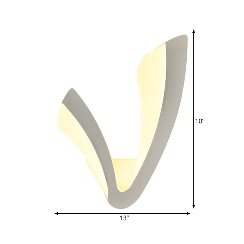 Skørter | Simple style horn-shaped wall lamp acrylic white LED wall light for living room