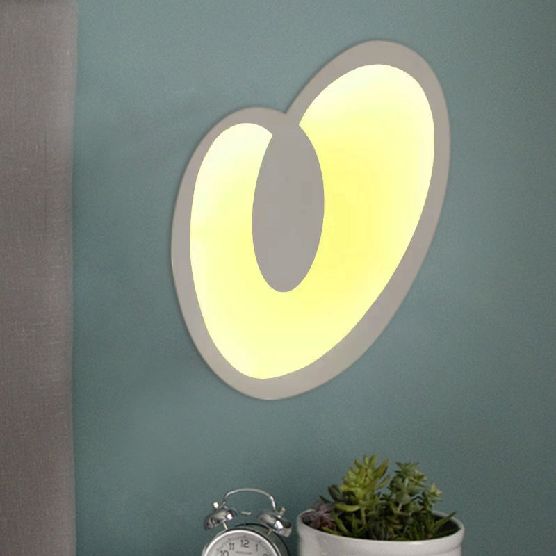 Skørter | Acrylius Heart-Shaped Wall Lamp Living Room Pretty LED Wall Light in White Finish