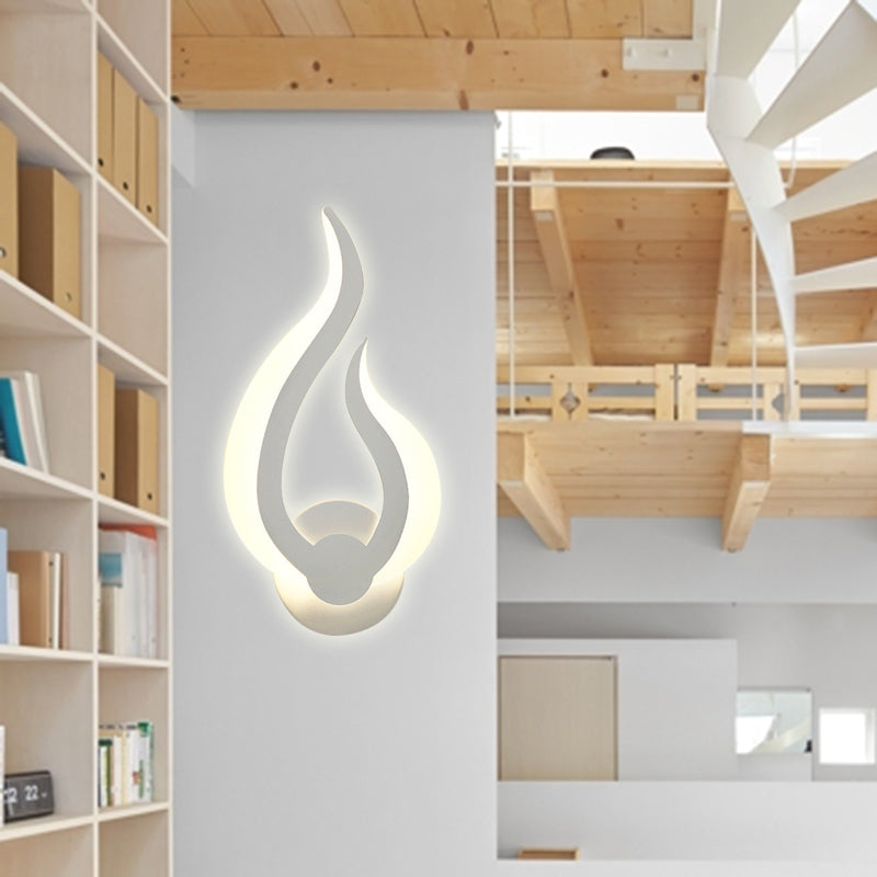 Skørter | Creative fire-shaped wall light acrylic with LED wall spotlight for kitchen dining room