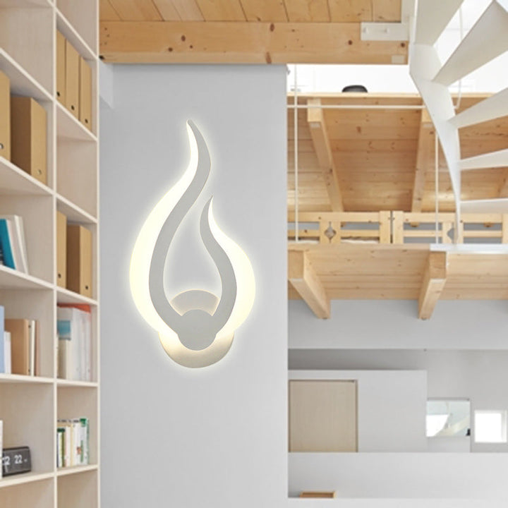 Skørter | Creative fire-shaped wall light acrylic with LED wall spotlight for kitchen dining room