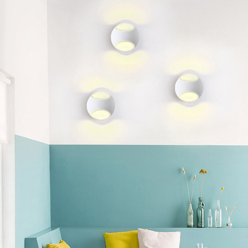 Skørter | Simple Style Half-Globe Wall Lamp Plastic Single-Head Wall Light for Study