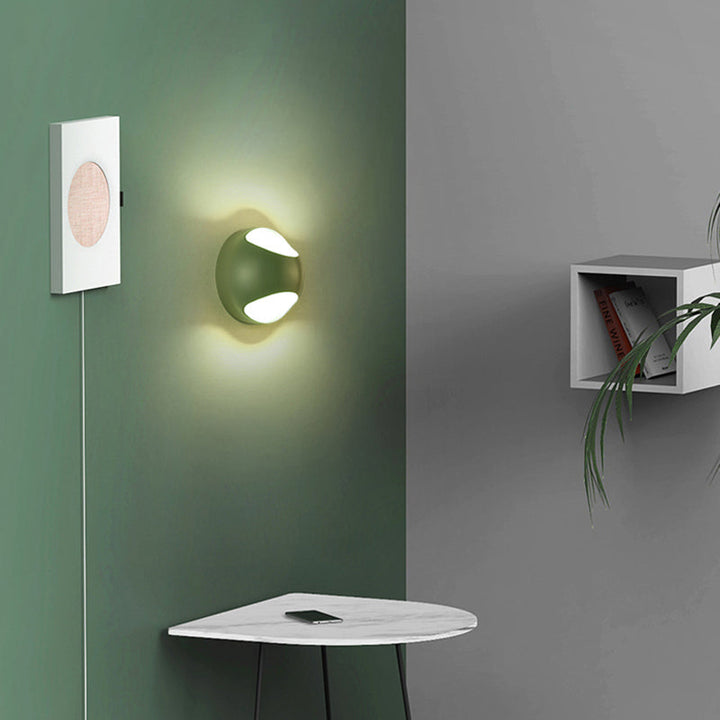 Skørter | Simple Style Half-Globe Wall Lamp Plastic Single-Head Wall Light for Study