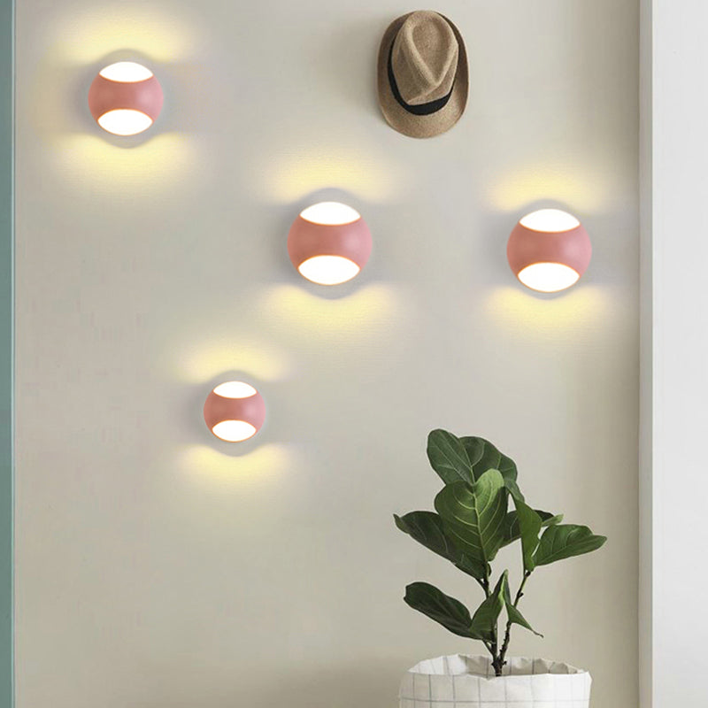 Skørter | Simple Style Half-Globe Wall Lamp Plastic Single-Head Wall Light for Study