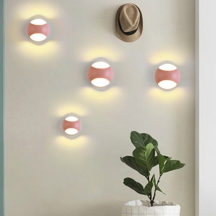 Skørter | Simple Style Half-Globe Wall Lamp Plastic Single-Head Wall Light for Study