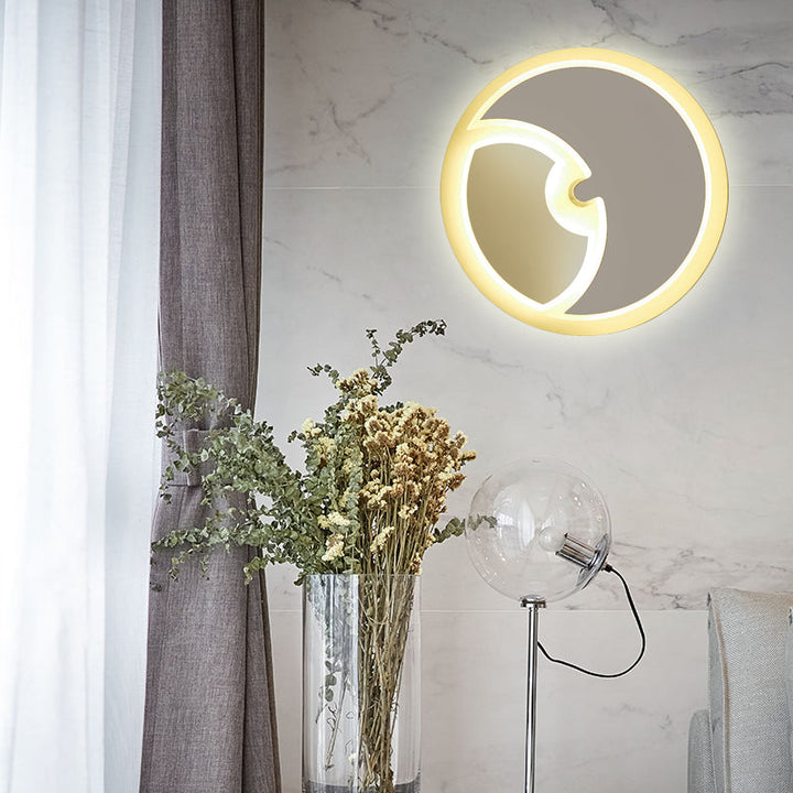 Skørter | Round Children's Room Wall Lamp with Crescent Acrylic Modern LED Wall Light