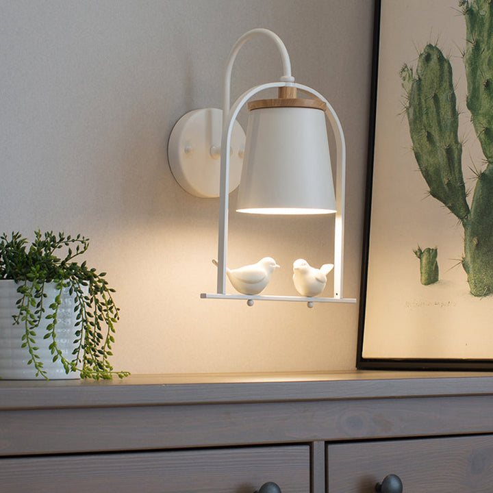 Skørter | Nordic Trapezium Shade Wall Lamp Metal 1 Lamp Sconces Light with Bird for Restaurant