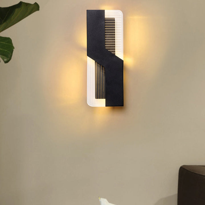 Lisslune | Black/White Wall-Mounted Light Sculpture Nordic LED Metal Wall Light in Warm/White Light for Nightstand