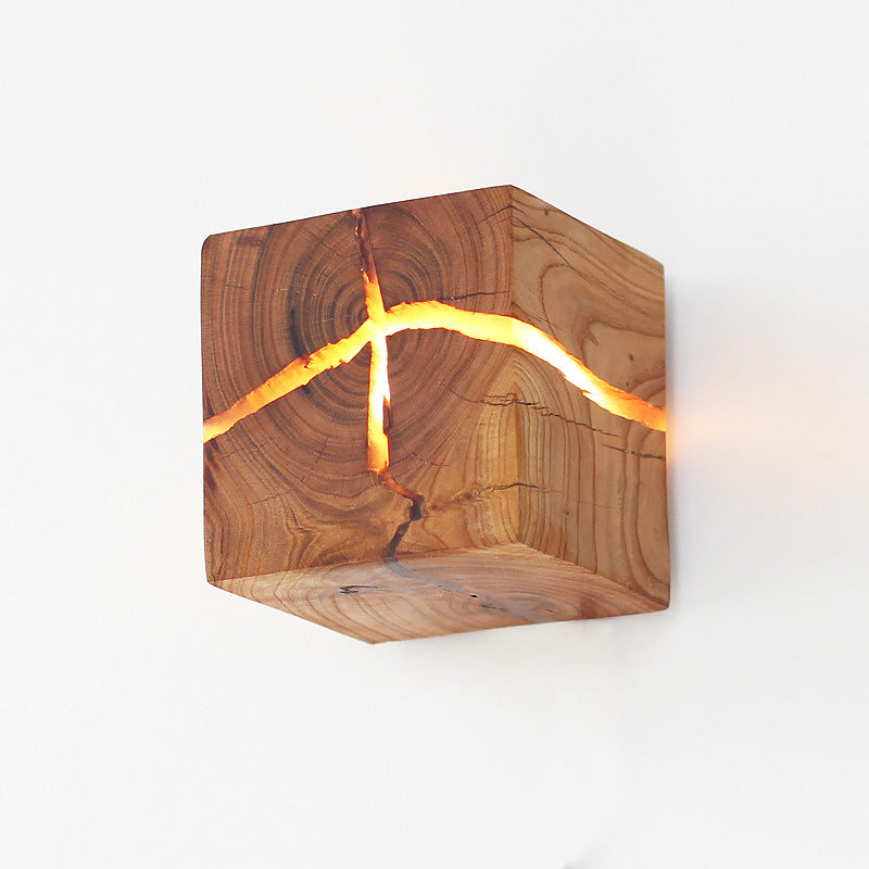 Skørter | Cube Crack Wood Flush Wall Light Creative Nordic Integrated LED Beige Wall Lamp