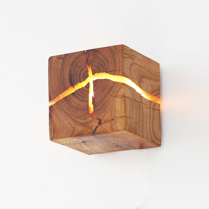 Skørter | Cube Crack Wood Flush Wall Light Creative Nordic Integrated LED Beige Wall Lamp