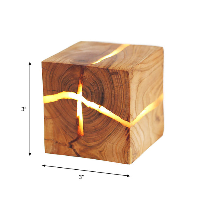Skørter | Cube Crack Wood Flush Wall Light Creative Nordic Integrated LED Beige Wall Lamp