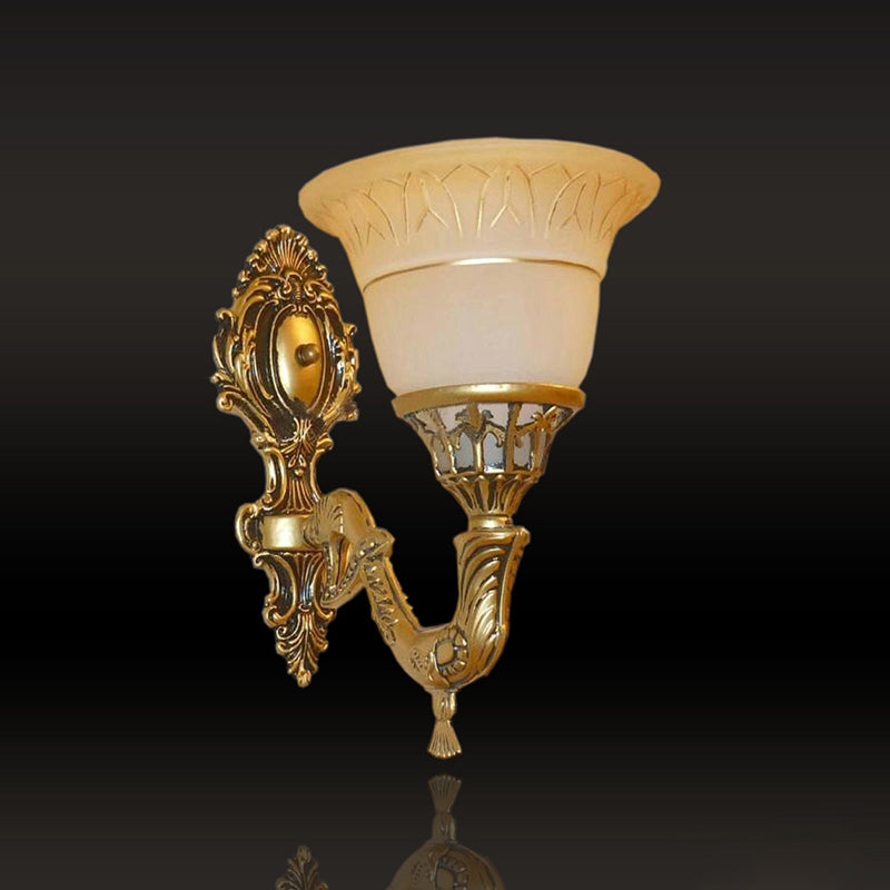 Skørter | Traditional wall-mounted bell lamp with 1 main frosted glass wall lamp with a cut arm in brass