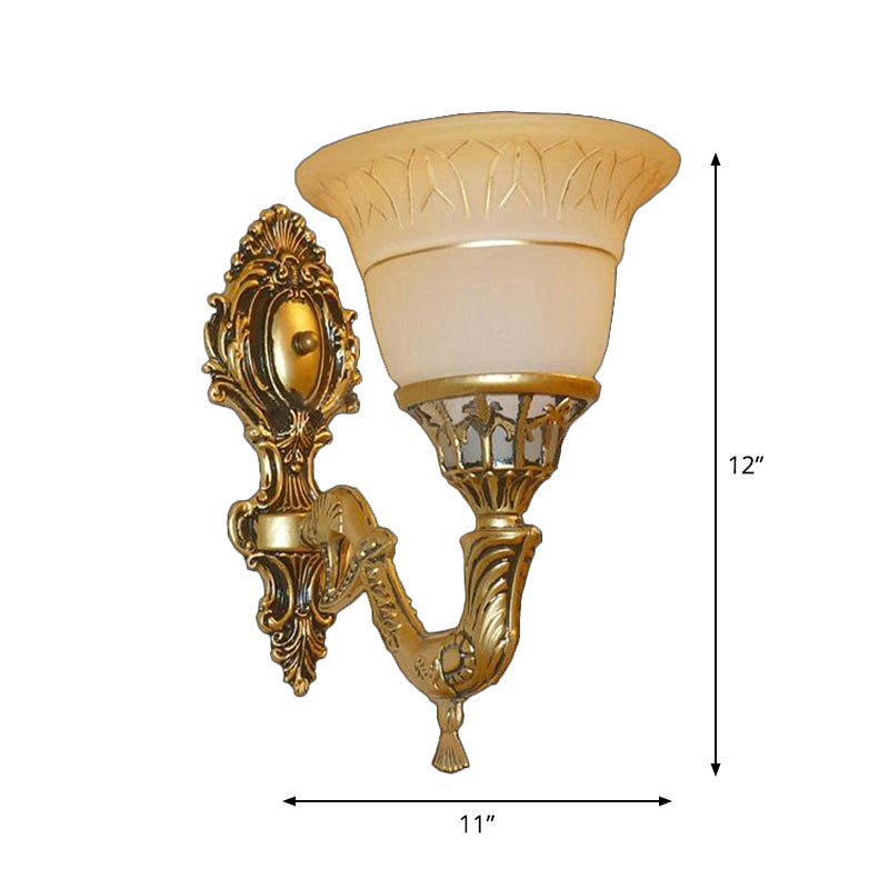 Skørter | Traditional wall-mounted bell lamp with 1 main frosted glass wall lamp with a cut arm in brass