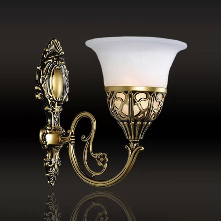 Skørter | Single Bulb Wall Light Antique Outgoing Milk Glass Wall Mount Light in Bronze