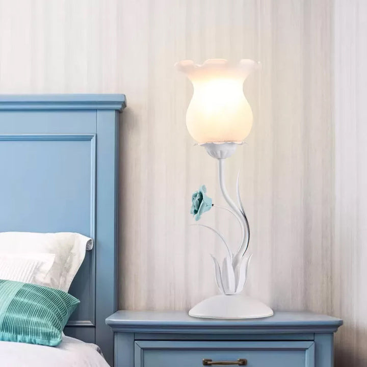 Lisslune | Florvia – Have-inspired table lamp made of frosted glass
