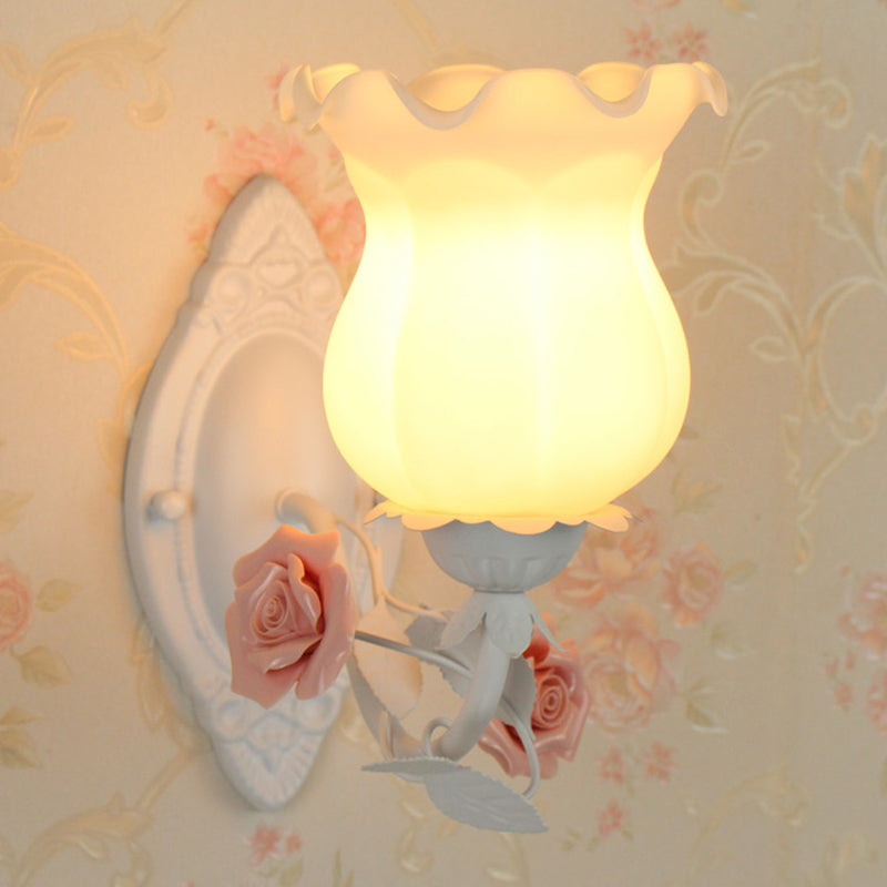 Skørter | Pink/Green/Blue 1-Light Wall Lamp American Garden Frosted White Glass Floral Wall Mounted Light