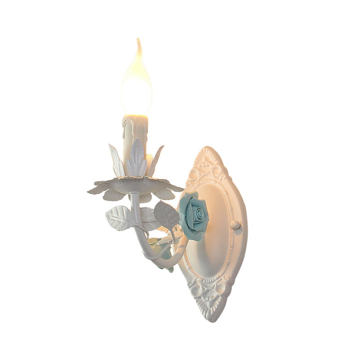 Skørter | Blue/Pink 1-Light Wall Mount Lamp Pastoral Metal Candle Wall Sconce Lighting with Flower Deco