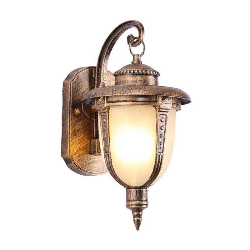 Skørter | Simple small/large wall lamp Vintage veranda wall lamp with bell-shaped milk frosted glass shade in black/brass