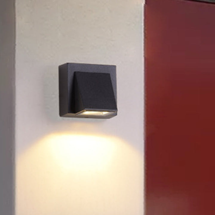 Lisslune | Triangle Aluminum Wall Lamp Flat Black Small/Medium Wall Mount Lamp for Hallway