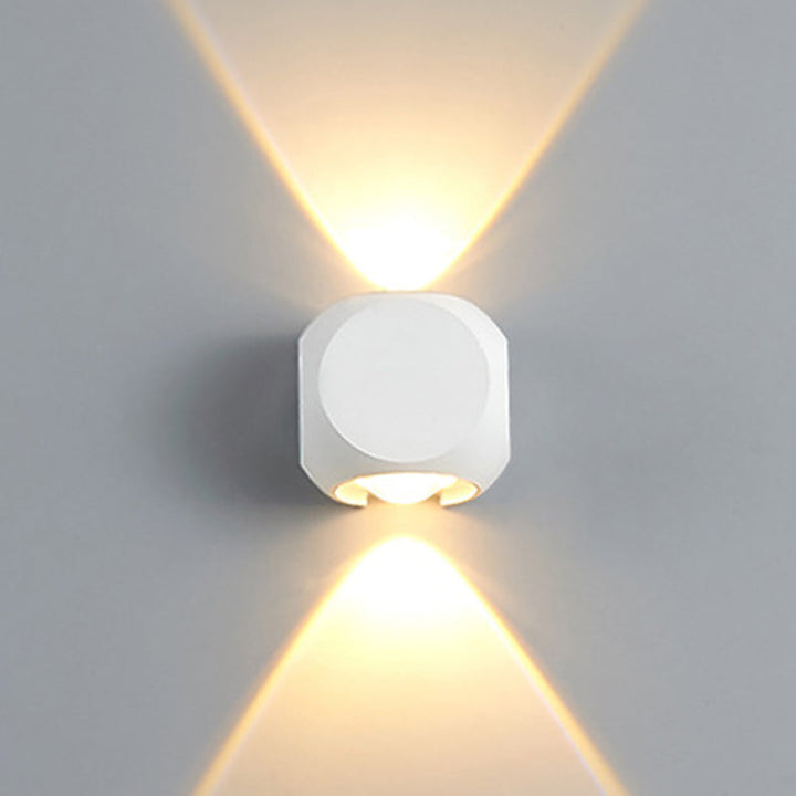 Lisslune | Mini Cube Wall Washer Sconce Nordic Aluminium 2/4-Head Living Room LED Wall Light in Black/White