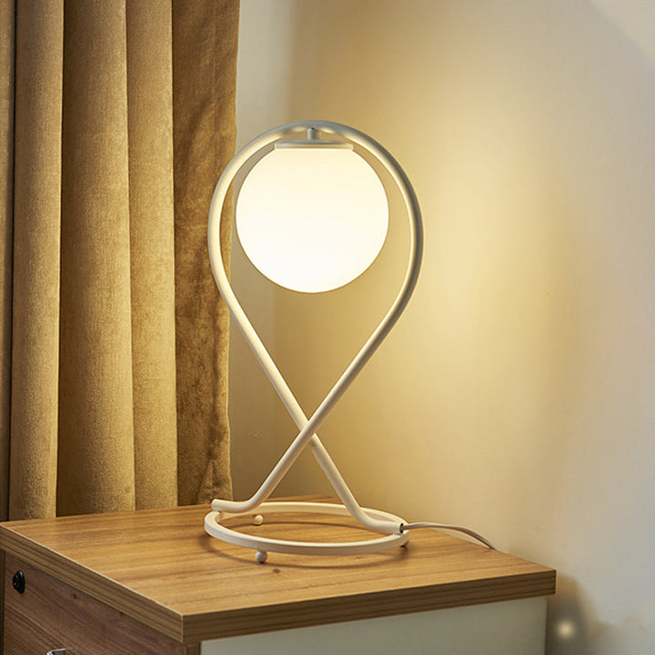 Lisslune | Orbina – Slim white LED table lamp for the children's room