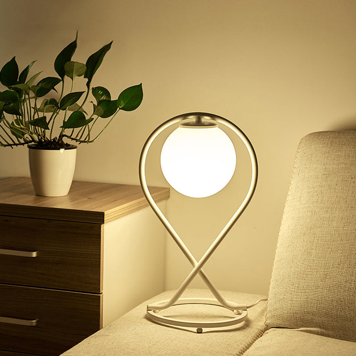 Lisslune | Orbina – Slim white LED table lamp for the children's room
