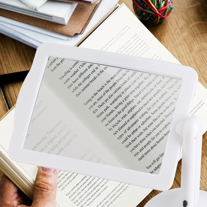 Lisslune | Hands-free desktop magnifier with LED