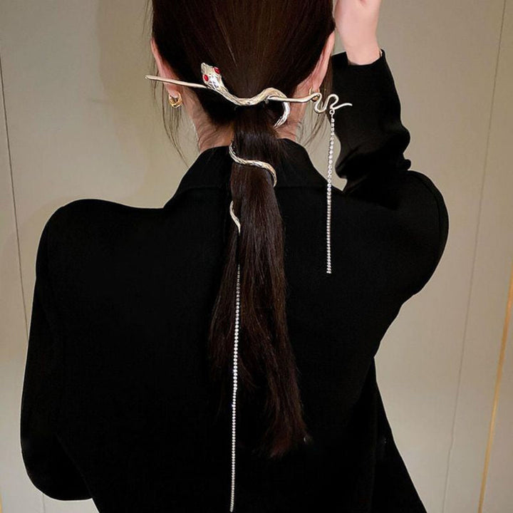 Lisslune | Silver Spiral Snake Tassel Hairpin