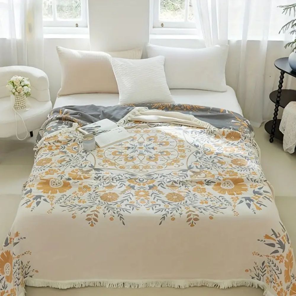 Lisslune | Versailles-Inspired Reversible Floral Blanket