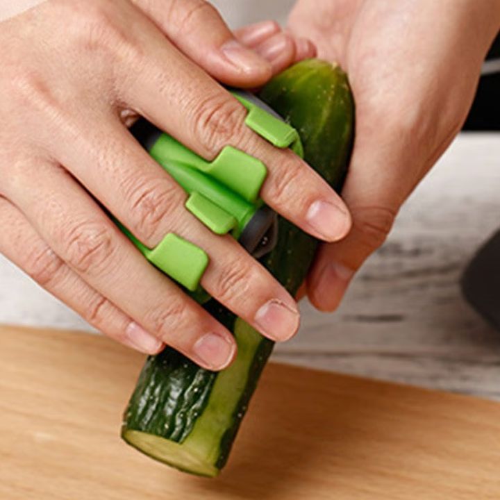 Lisslune | Safe peeling with finger grip for fruit and vegetable peeler