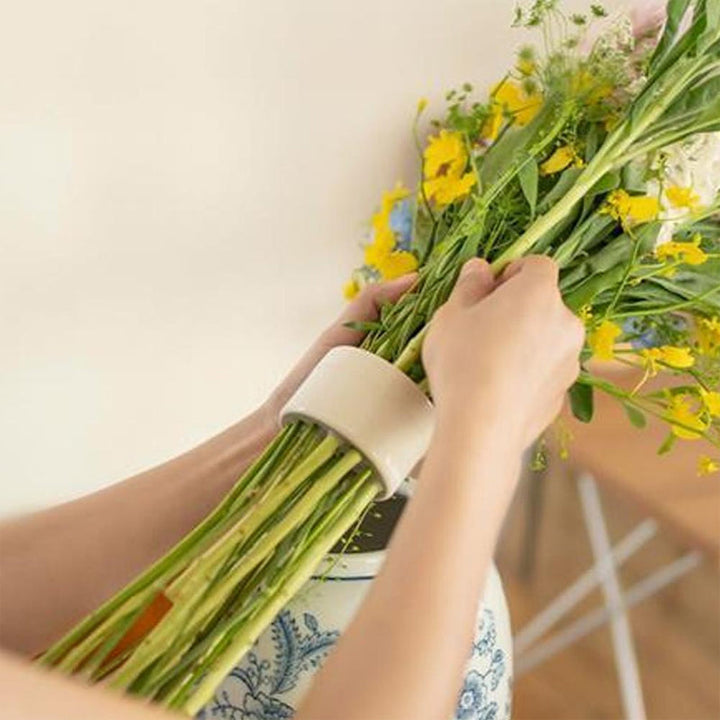 Lisslune | Spiral-shaped Ikebana Stem Holder