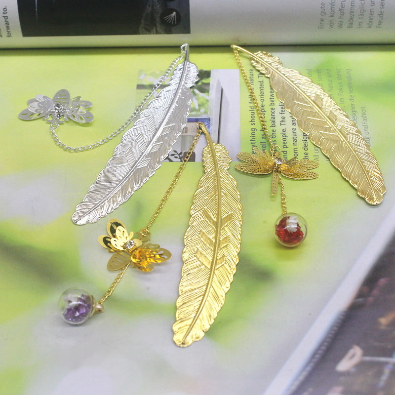 Lisslune | Metal Spring Bookmark