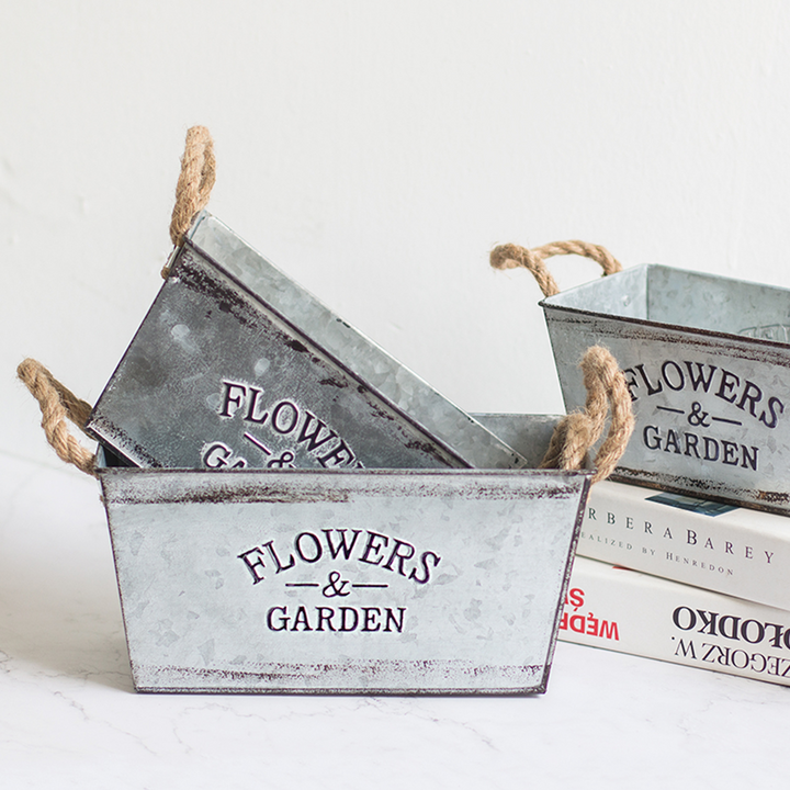 Lisslune | Decorative flower and garden container made of metal with hemp rope handles
