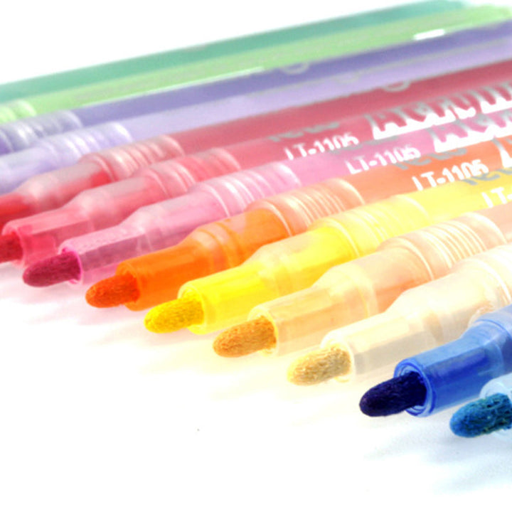 Lisslune | Highly pigmented acrylic paint markers