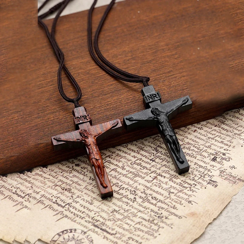 Lisslune | Jesus-Cross-Necklace made of Wood