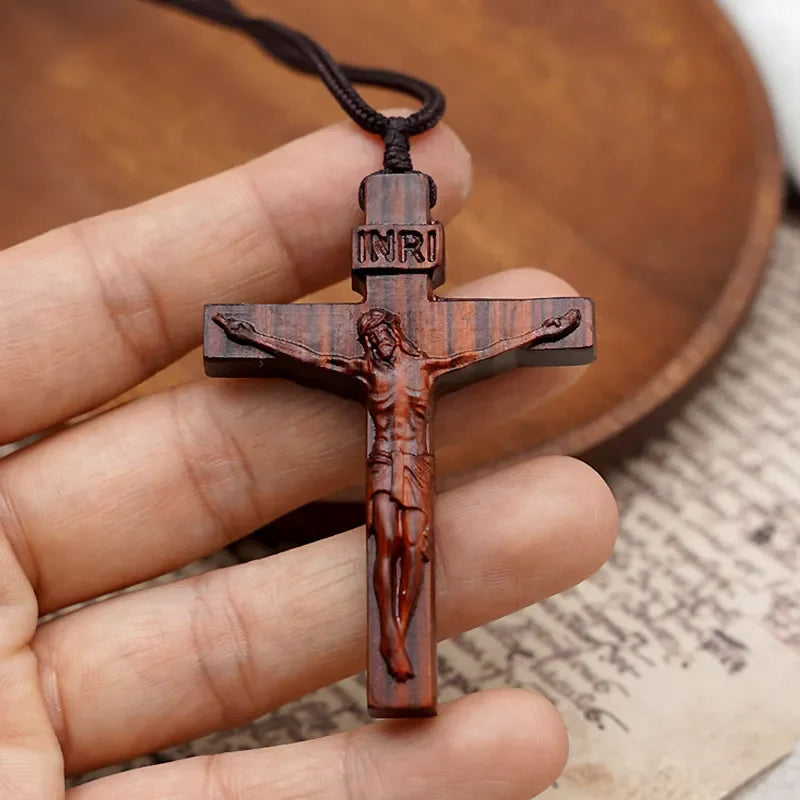 Lisslune | Jesus-Cross-Necklace made of Wood