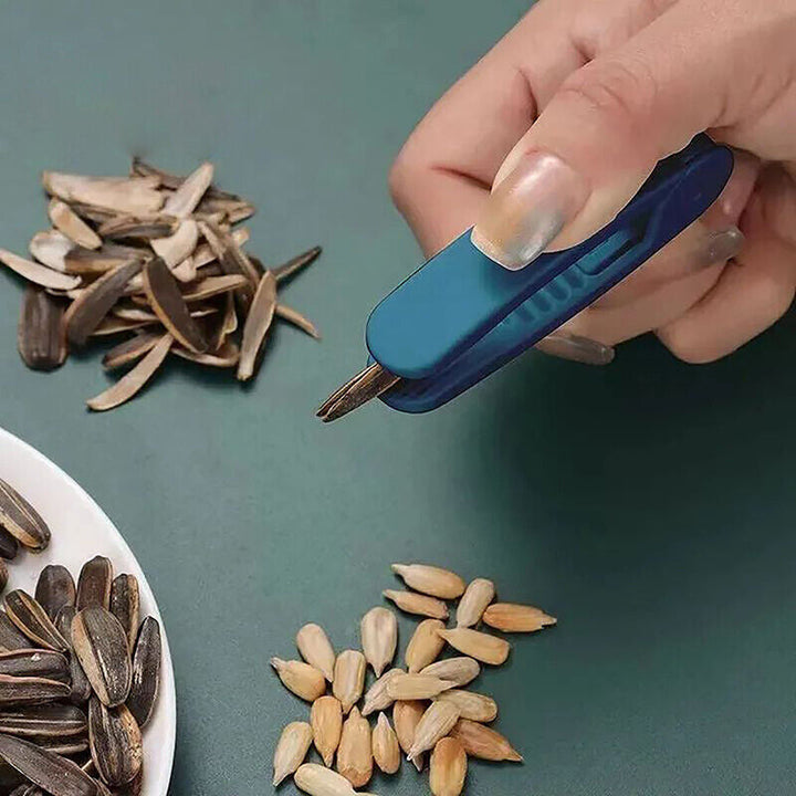 Lisslune | Peanut Seed Peel Plastic Peanut Clip