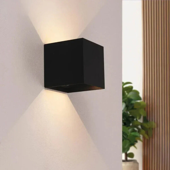 Lisslune | Luxe Wireless Rechargeable Wall Light – Motion Sensor & Warm LED Lighting (2700K)