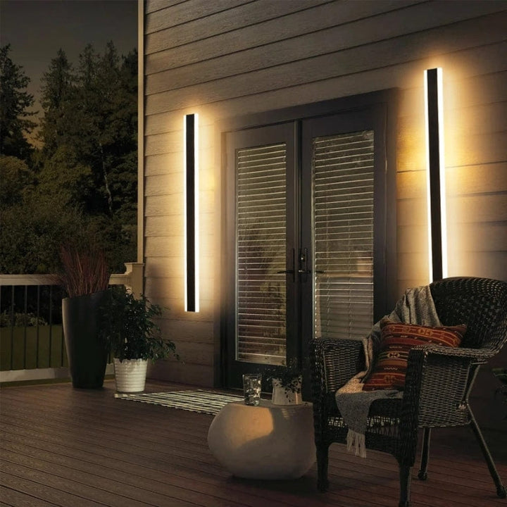 Lisslune | Smart LED Outdoor Wall Light with Light Sensor – Remote Control & Dimmable Features