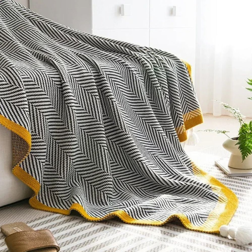 Lisslune | Golden Chevron Luxe Blanket