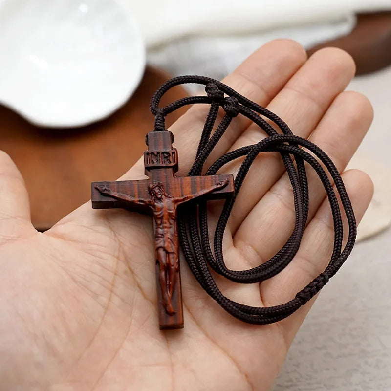 Lisslune | Jesus-Cross-Necklace made of Wood