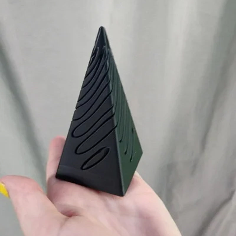 Lisslune | Impossible Pyramid Passage Sculpture