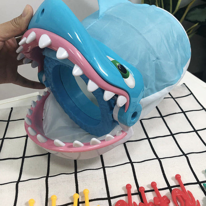 Lisslune | Shark Bite Game - Watch out for your fingers!