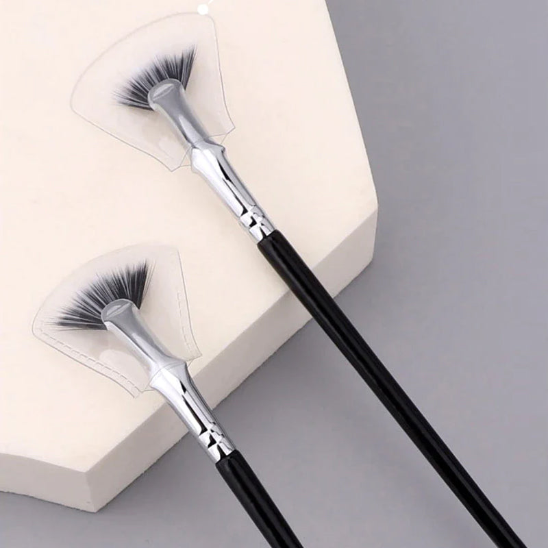Lisslune | Angled mascara brush with wave cut