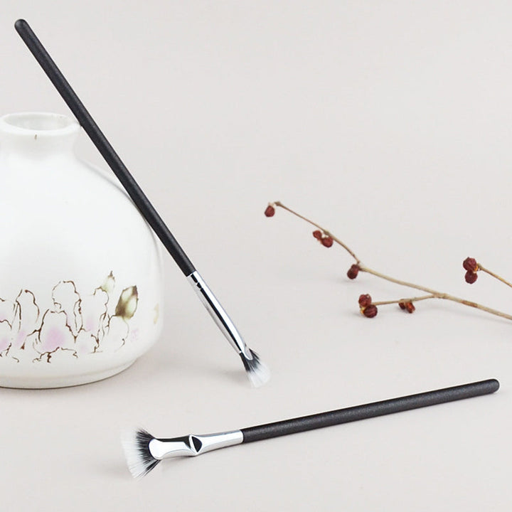 Lisslune | Angled mascara brush with wave cut