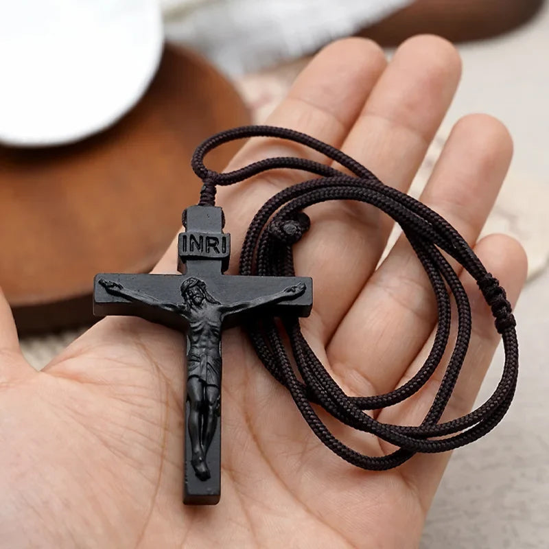 Lisslune | Jesus-Cross-Necklace made of Wood