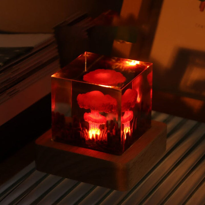 Lisslune | Resin lamp with explosive bombs